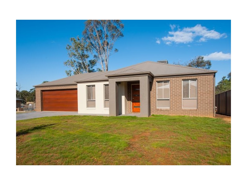 14 Henschke Avenue, Thurgoona NSW 2640