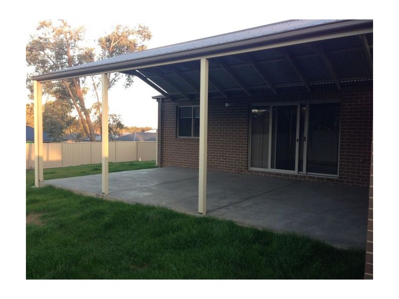 14 Henschke Avenue, Thurgoona NSW 2640