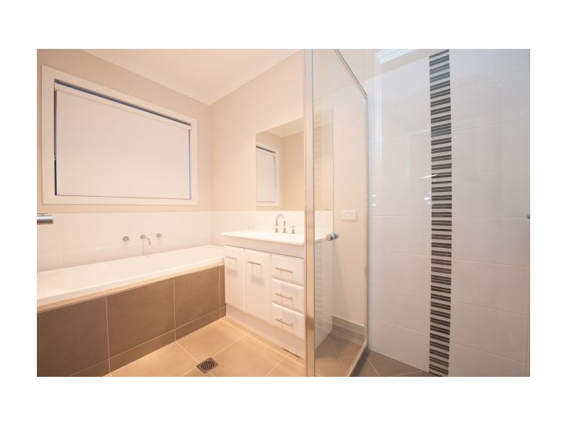 15 Curley Court, Thurgoona NSW 2640