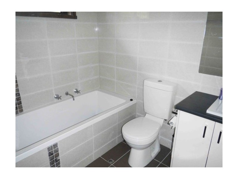 1012 Yensch Avenue, Lavington NSW 2641