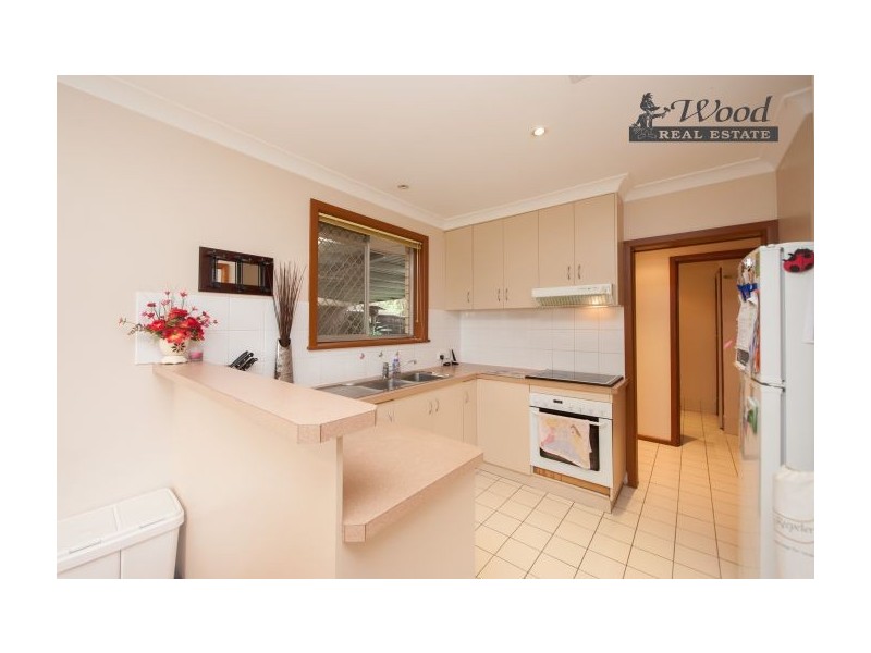 396 Gayview Crescent, Lavington NSW 2641