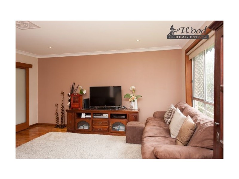 396 Gayview Crescent, Lavington NSW 2641