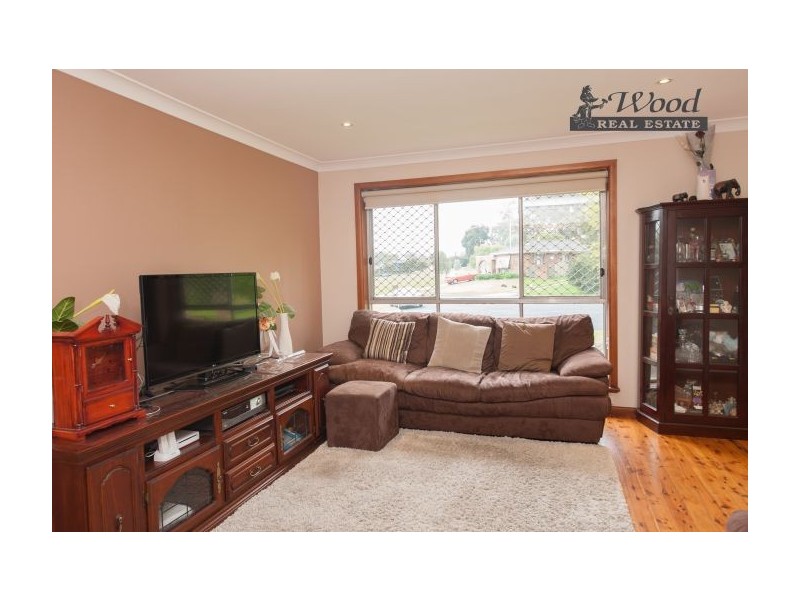 396 Gayview Crescent, Lavington NSW 2641