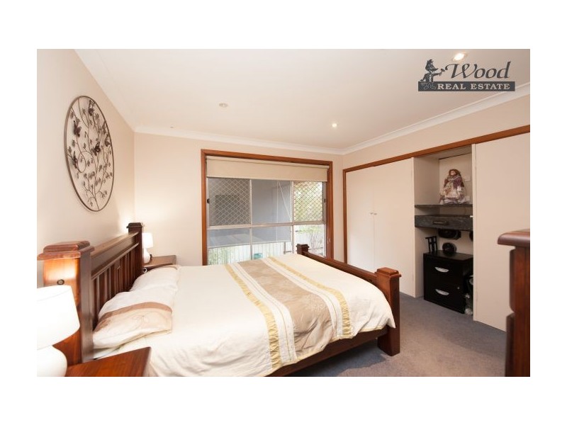 396 Gayview Crescent, Lavington NSW 2641