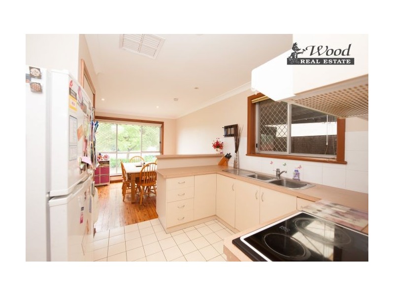 396 Gayview Crescent, Lavington NSW 2641