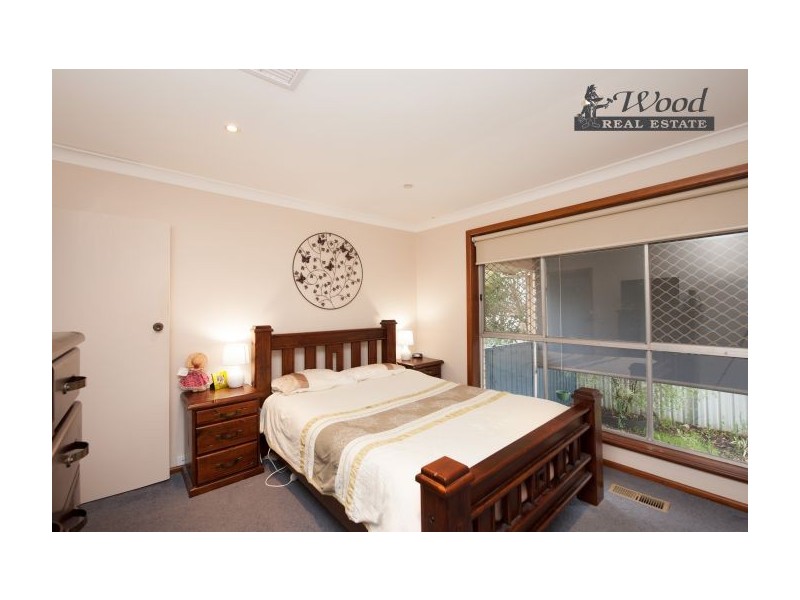 396 Gayview Crescent, Lavington NSW 2641