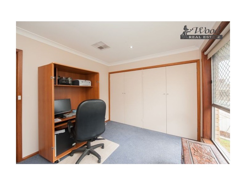 396 Gayview Crescent, Lavington NSW 2641