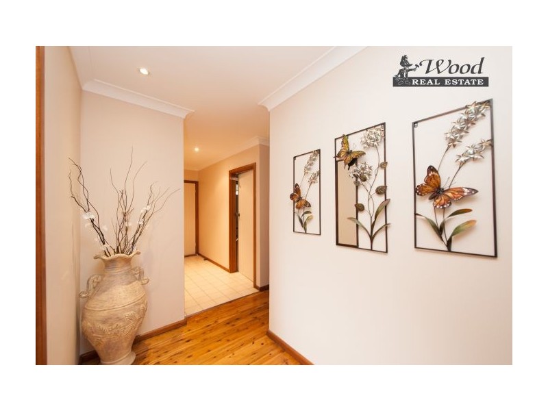 396 Gayview Crescent, Lavington NSW 2641