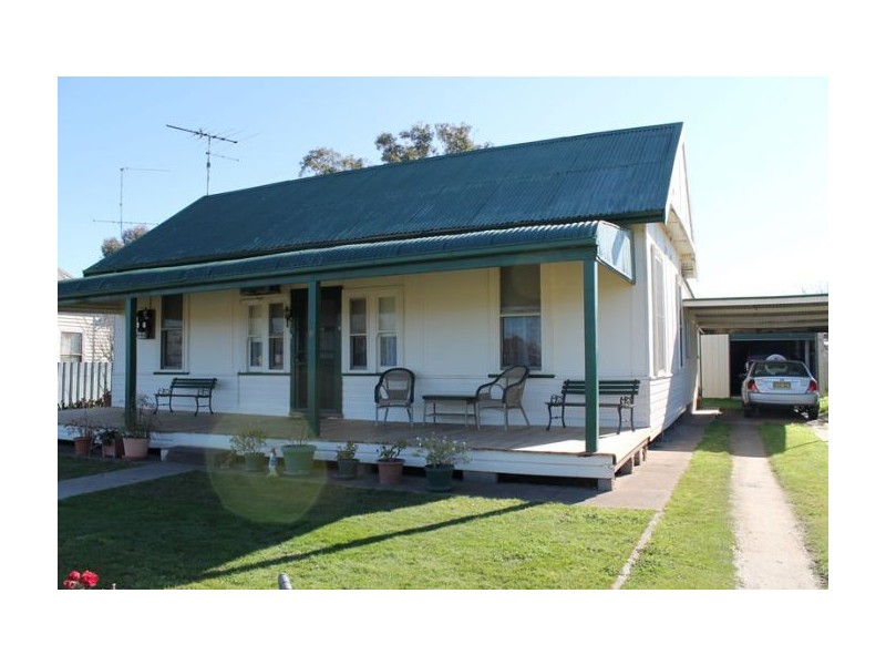 8 Day Street, Henty NSW 2658