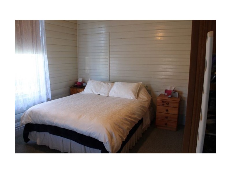 8 Day Street, Henty NSW 2658