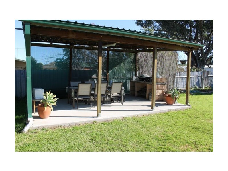 8 Day Street, Henty NSW 2658