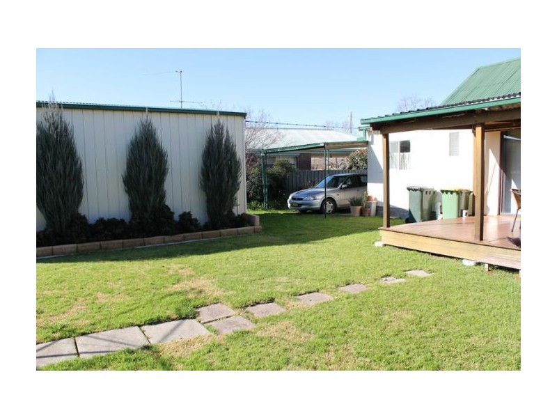 8 Day Street, Henty NSW 2658