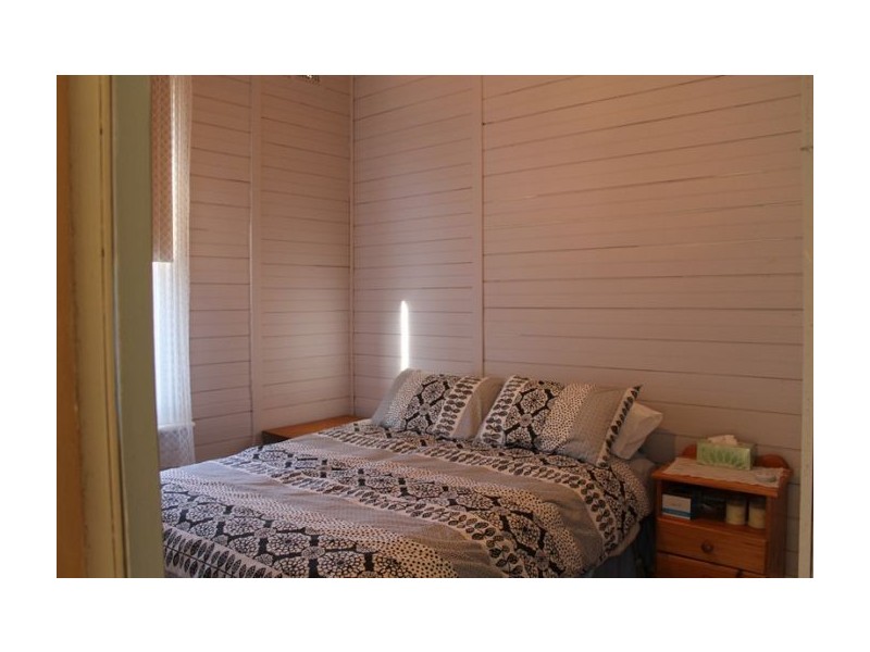 8 Day Street, Henty NSW 2658