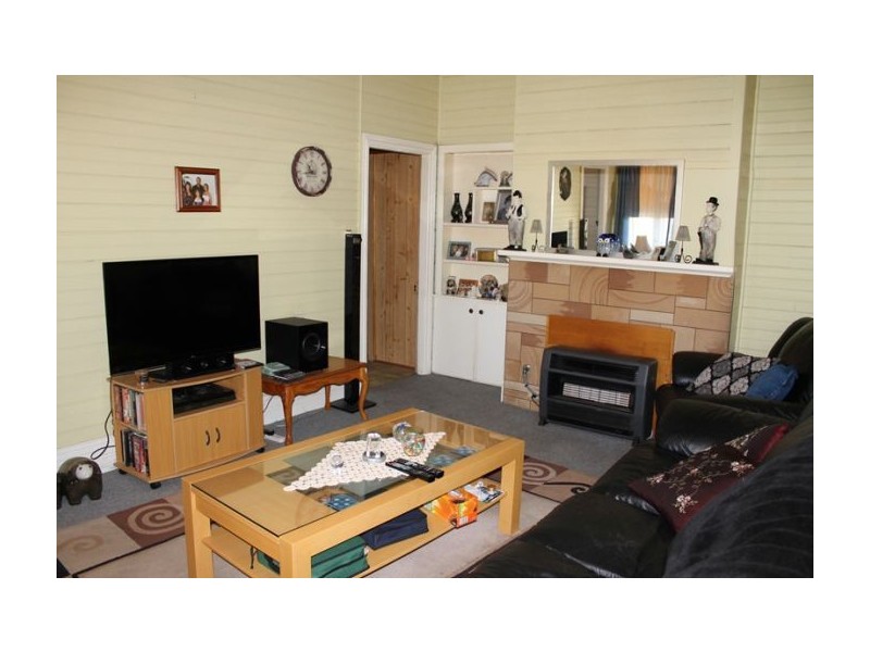 8 Day Street, Henty NSW 2658