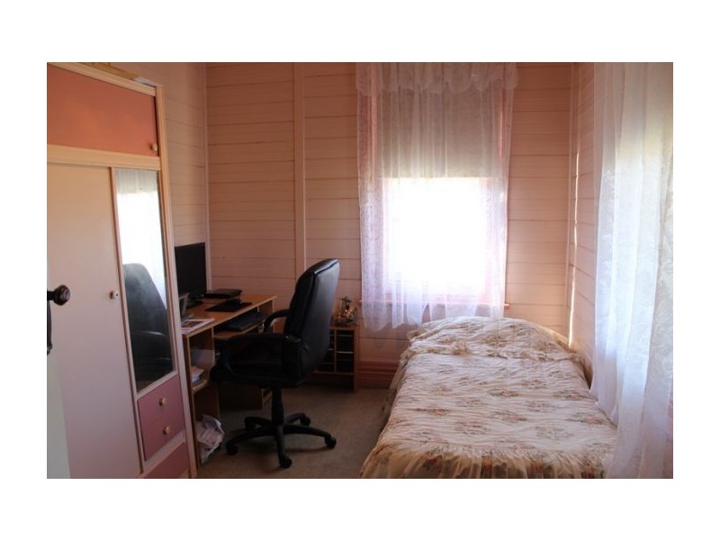 8 Day Street, Henty NSW 2658