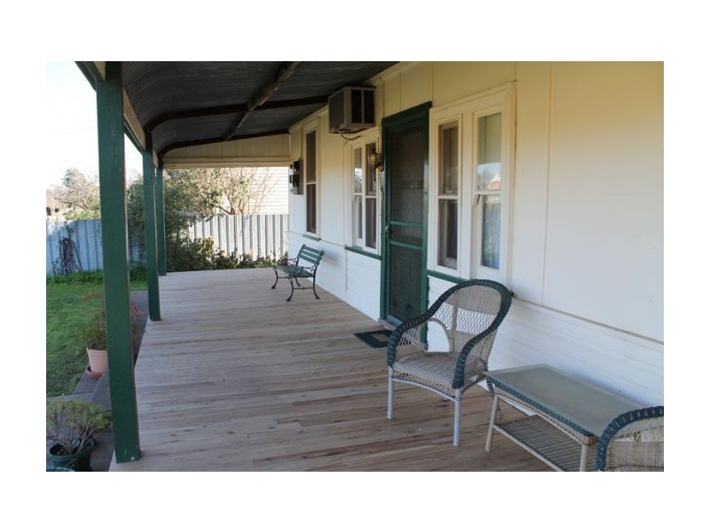 8 Day Street, Henty NSW 2658