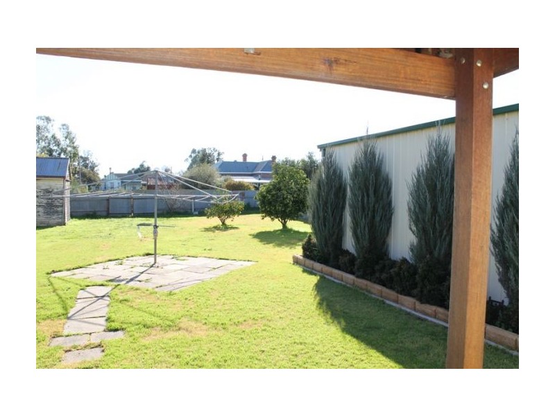 8 Day Street, Henty NSW 2658