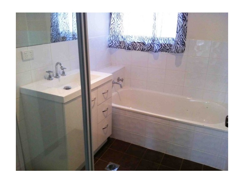 28 Gilbul Way, Lavington NSW 2641