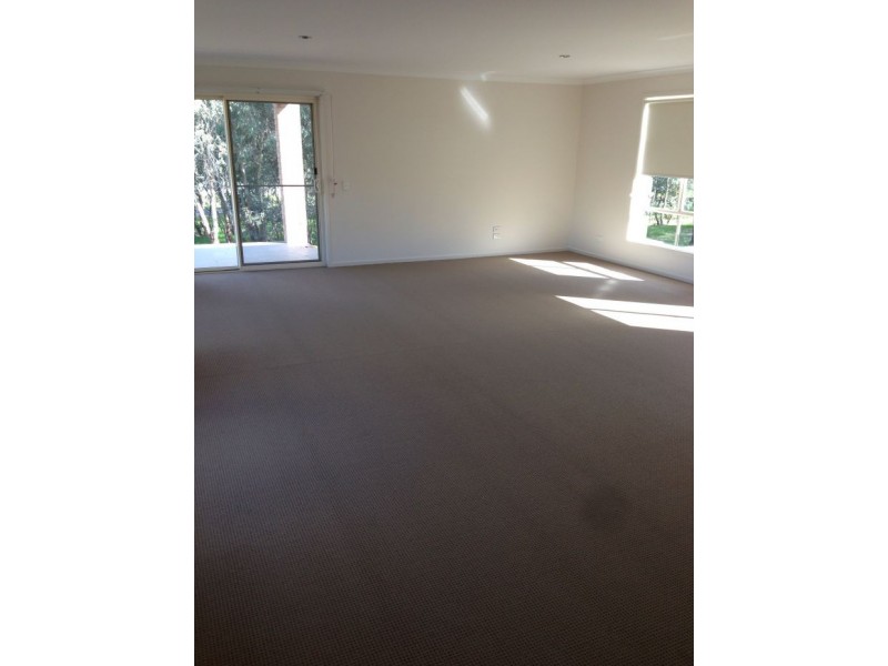 39 Carstens Street, Lavington NSW 2641