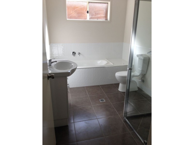 39 Carstens Street, Lavington NSW 2641