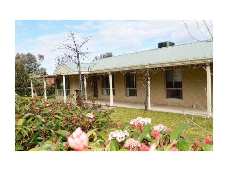 5 Algona Road, Lavington NSW 2641