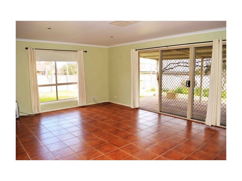 5 Algona Road, Lavington NSW 2641