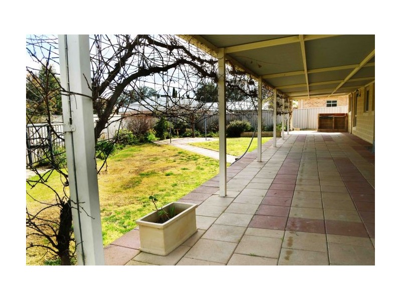 5 Algona Road, Lavington NSW 2641