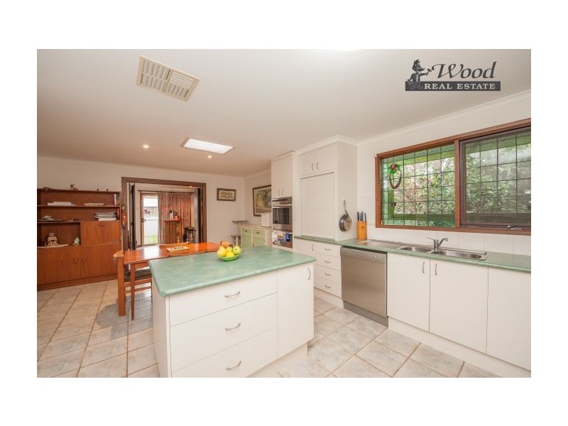 391 Elton Court, Lavington NSW 2641