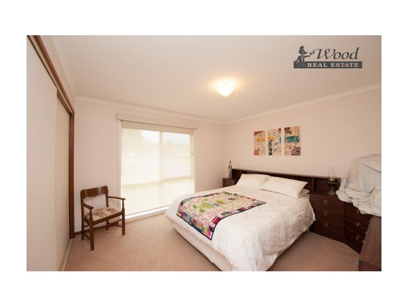 391 Elton Court, Lavington NSW 2641