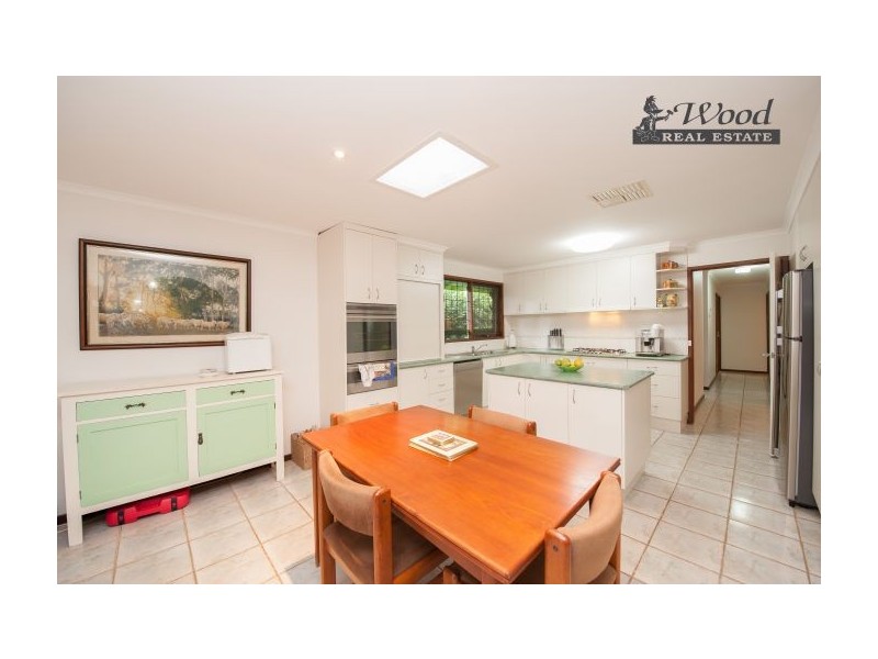 391 Elton Court, Lavington NSW 2641