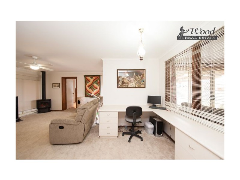 391 Elton Court, Lavington NSW 2641