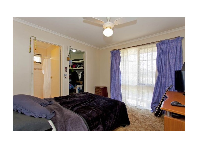 370 Sandrina Drive, Lavington NSW 2641