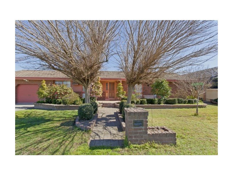 370 Sandrina Drive, Lavington NSW 2641