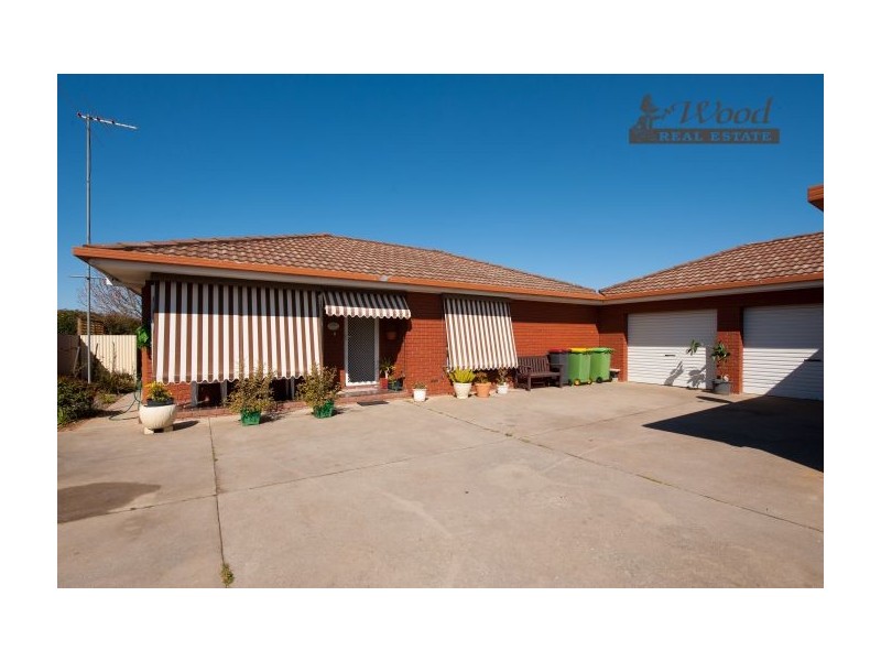 1 & 2, 414 Ross Circuit, Lavington NSW 2641