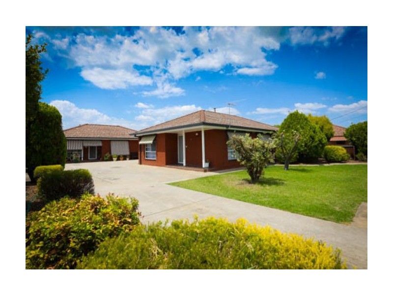 1 & 2, 414 Ross Circuit, Lavington NSW 2641