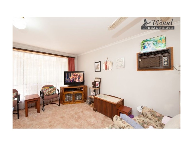 1 & 2, 414 Ross Circuit, Lavington NSW 2641