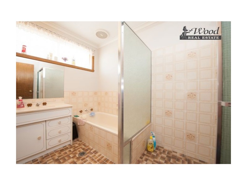 1 & 2, 414 Ross Circuit, Lavington NSW 2641