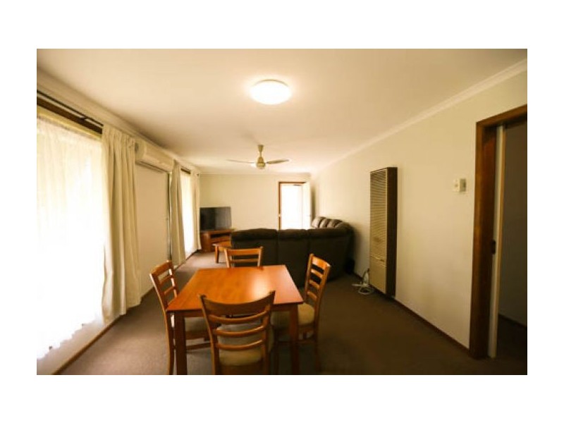 1 & 2, 414 Ross Circuit, Lavington NSW 2641