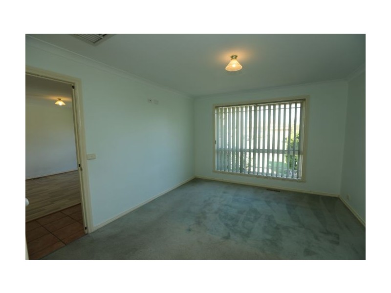 29 Alawarra Rd, Lavington NSW 2641