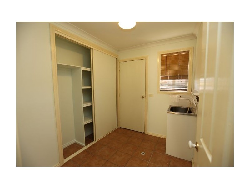29 Alawarra Rd, Lavington NSW 2641