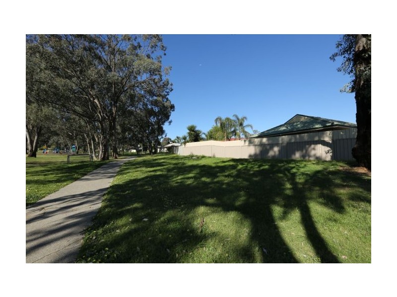 29 Alawarra Rd, Lavington NSW 2641