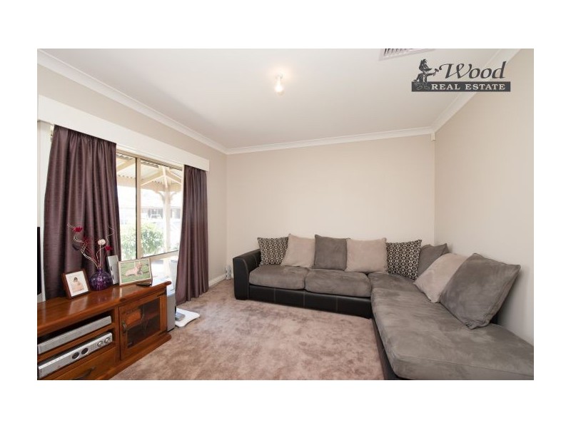 8 Silkyoak Court, East Albury NSW 2640
