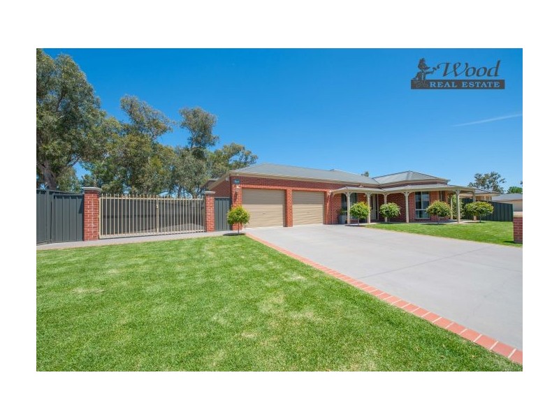 8 Silkyoak Court, East Albury NSW 2640