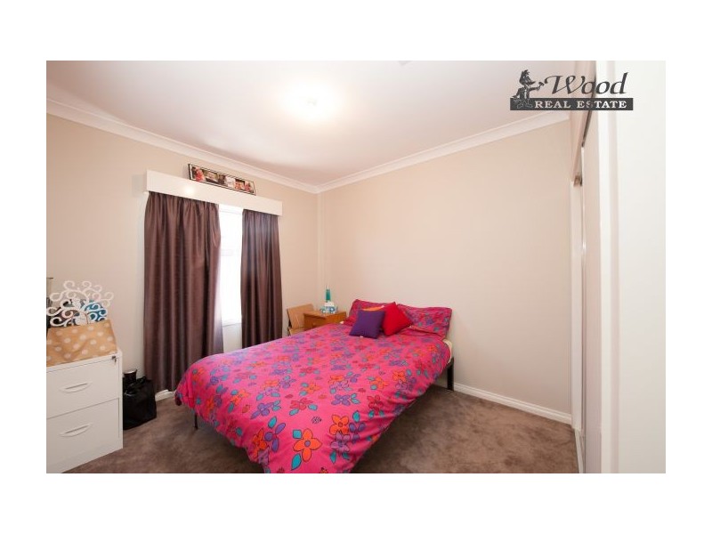 8 Silkyoak Court, East Albury NSW 2640