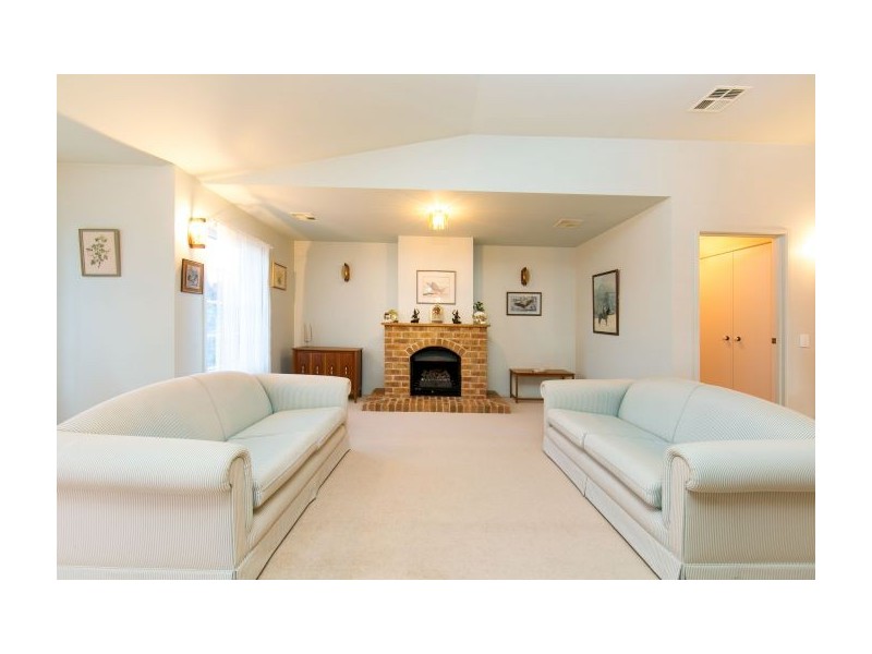 40 Franklin Court (Norris Park), Lavington NSW 2641