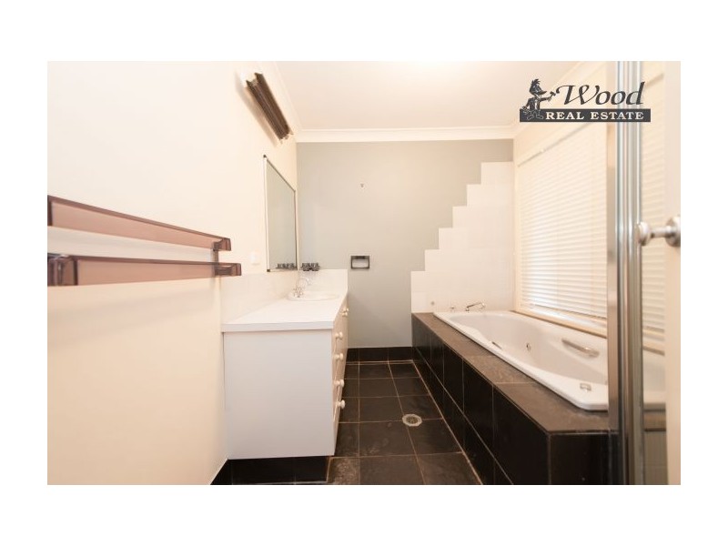 1088 Burrows Road, North Albury NSW 2640