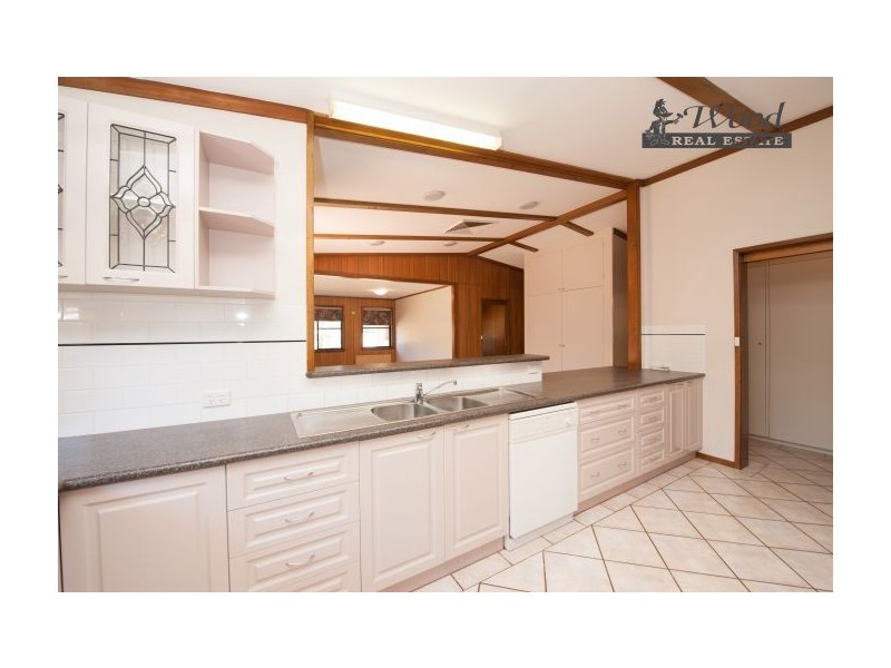 584 Zago Court, Lavington NSW 2641