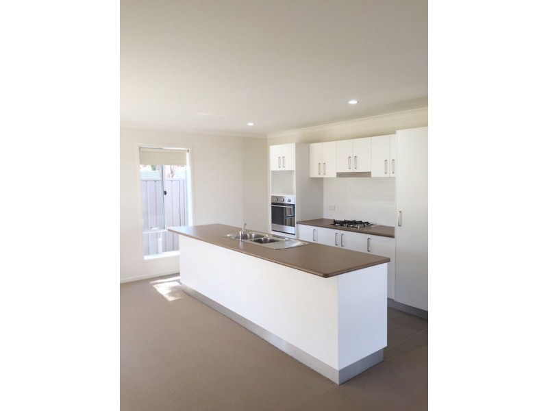 21 Chafia Street, Lavington NSW 2641