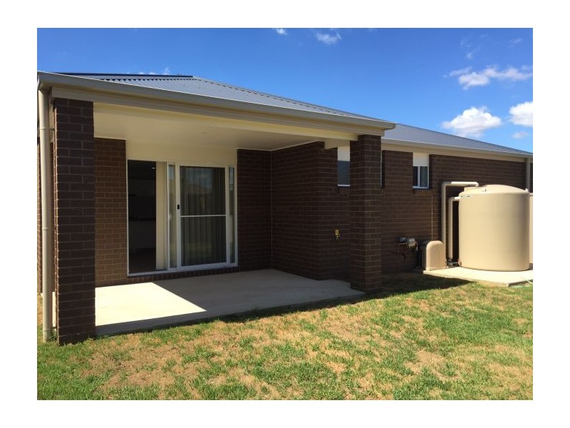 21 Chafia Street, Lavington NSW 2641