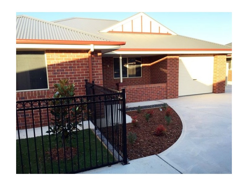 2/430 Parnall Street, Lavington NSW 2641